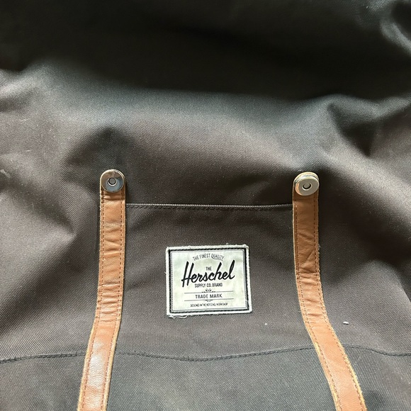 Herschel backpack with knapsack closure in black with red accents - Picture 4 of 7